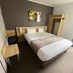 Hotel Wood Bordeaux Aeroport 2*