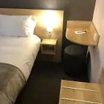 Wood Bordeaux Aeroport 2*