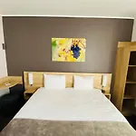 Hotel Wood Bordeaux Aeroport 2*