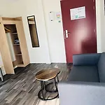 Wood Bordeaux Aeroport Szálloda 2*