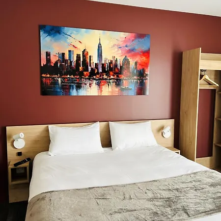 Wood Bordeaux Aeroport Hotel 2*