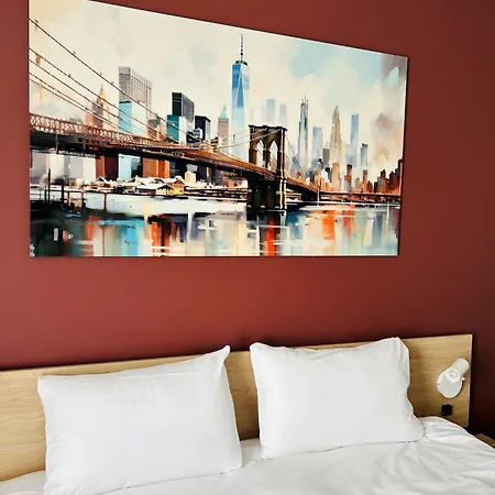 Wood Bordeaux Aeroport Hotel 2*