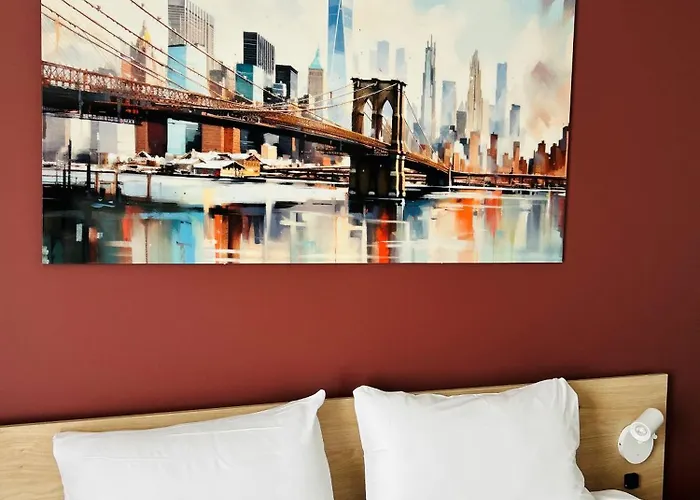 Wood Bordeaux Aeroport Hotel 2*