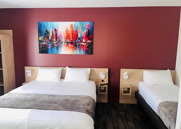 Wood Bordeaux Aeroport Hotel 2*