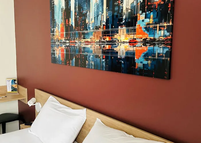 Wood Bordeaux Aeroport 2*